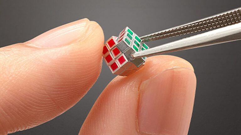 Tiny Rubiks Tweezers