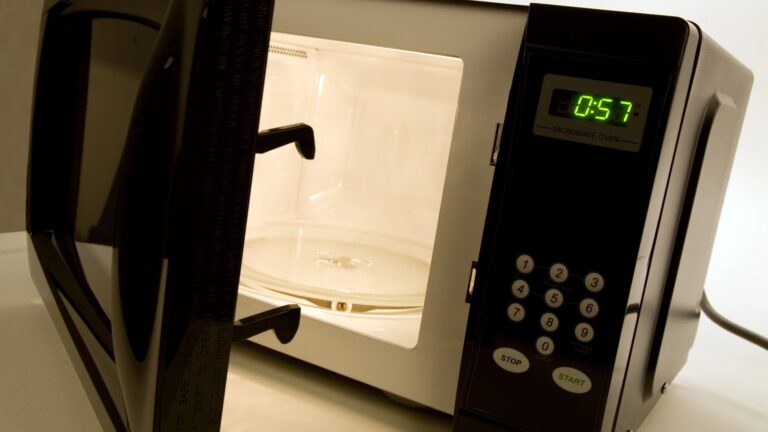 how to clean microwave